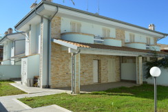 C/107 – Anzio Villa Claudia Ville Nuove € 229.000,00 C/107 – Anzio Villa Claudia Ville Nuove € 229.000,00