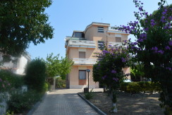 B/131 – Lavinio Poggio € 118.000,00 B/131 – Lavinio Poggio € 118.000,00