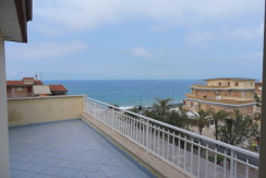 A/111- Lavinio Mare attichetto € 110.000,00 A/111- Lavinio Mare attichetto € 110.000,00