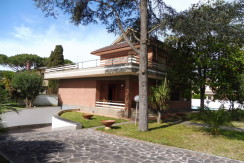 U/70 – Lavinio Centro U/70 – Lavinio Centro