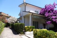 B/130 – Lavinio Lido di Enea Via delle Viole B/130 – Lavinio Lido di Enea Via delle Viole