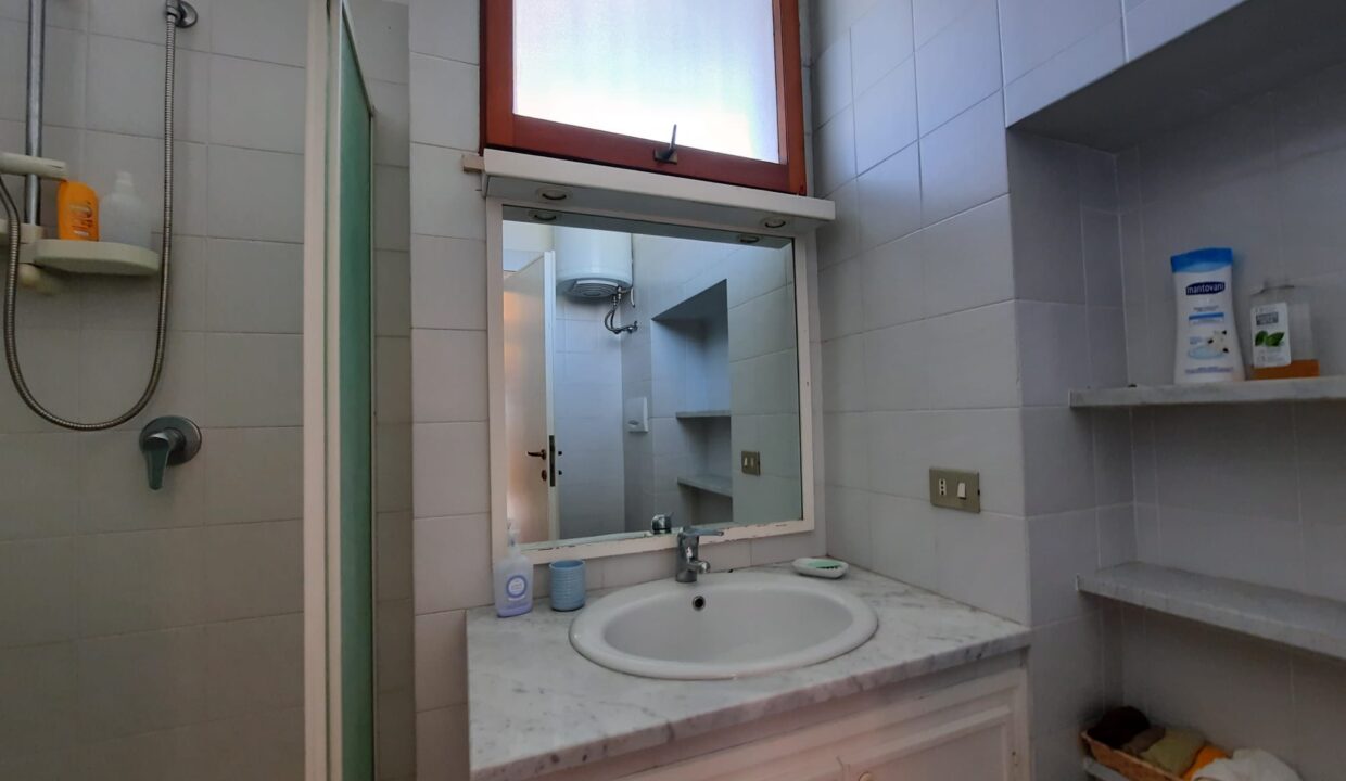u111 (24)